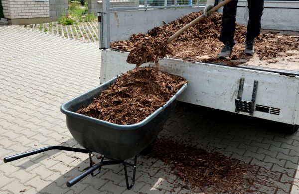 Bulk Mulch Delivery in Lake Charles