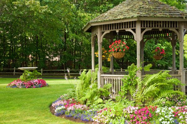 Backyard Landscaping Service in Lake Charles